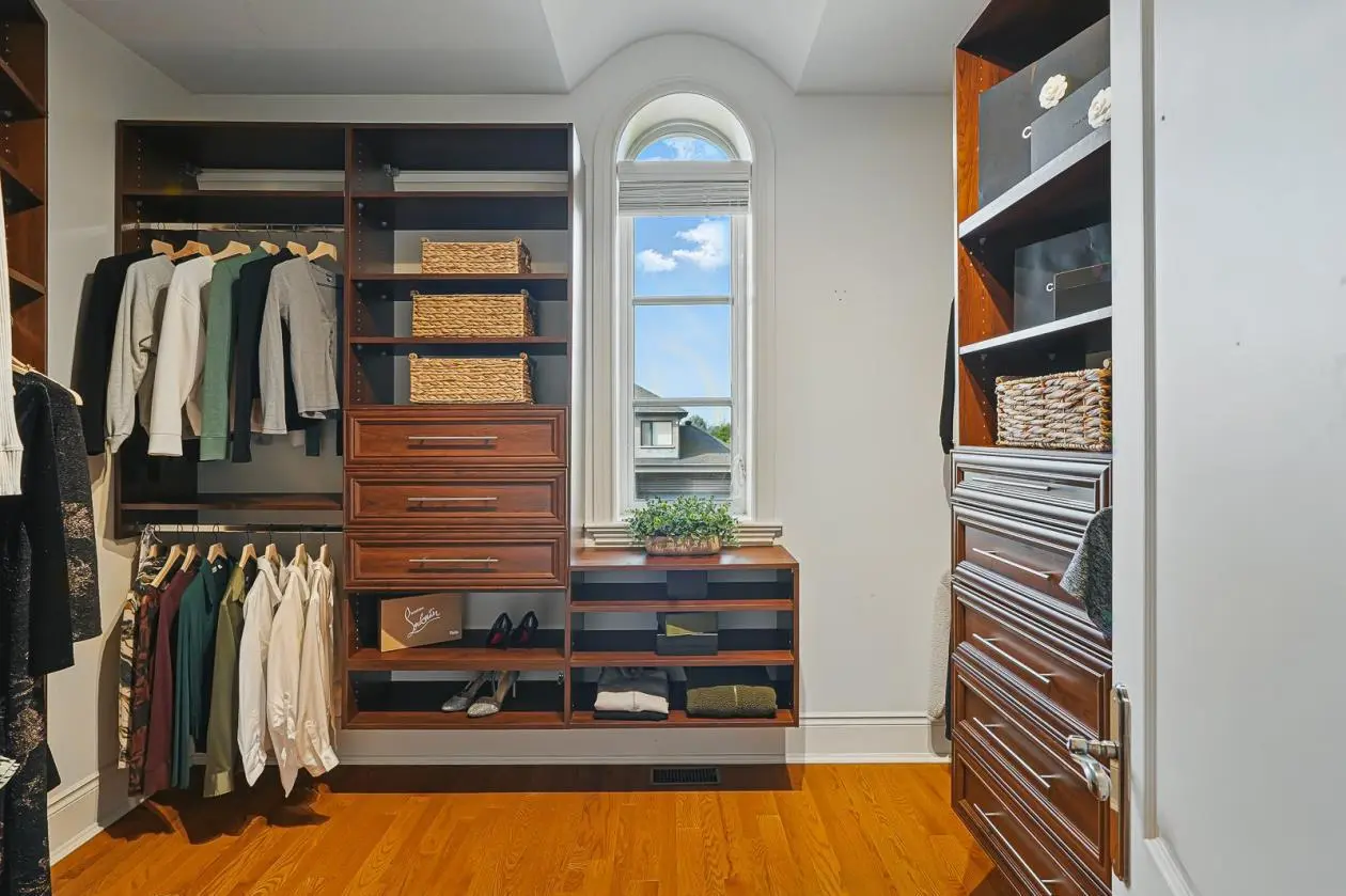 Space Transformation for Quick Real Estate Sale