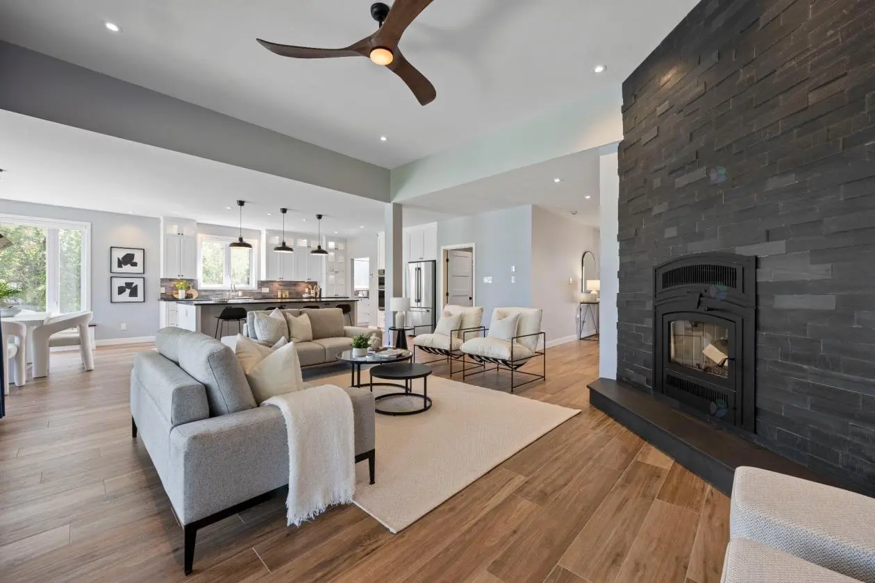 Salon modernisé grâce au home staging professionnel