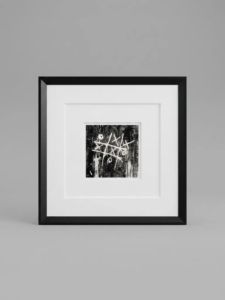Black TICTACTO frame - Simple and contemporary design