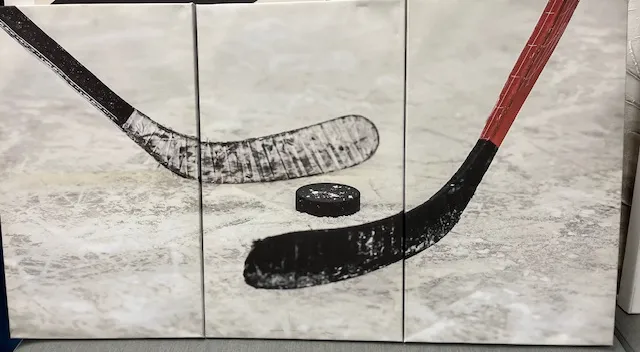 [LIQ-DEC-CAD-247-B] Cadre triptyque panneau de hockey – Art mural contemporain