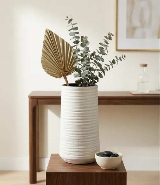 White vase with patterned exterior and black interior - Modern contrasting style