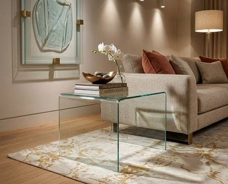 Glass side table - Modern and elegant design