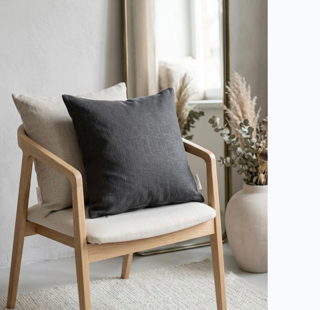 Coussin en tissu gros foncé - Confort moderne et élégant